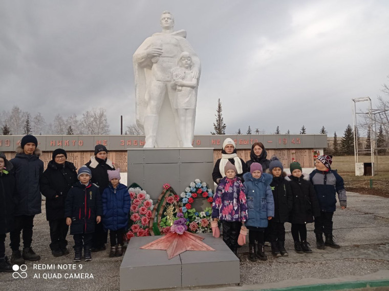 Пронесём сквозь века память о героях!.